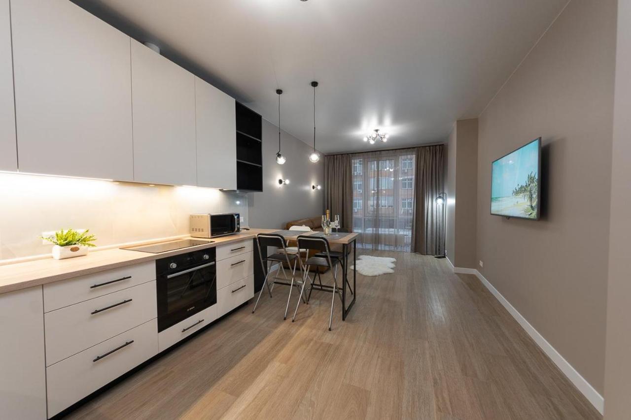 New Modern Apartments. Metro Minskaya キエフ エクステリア 写真