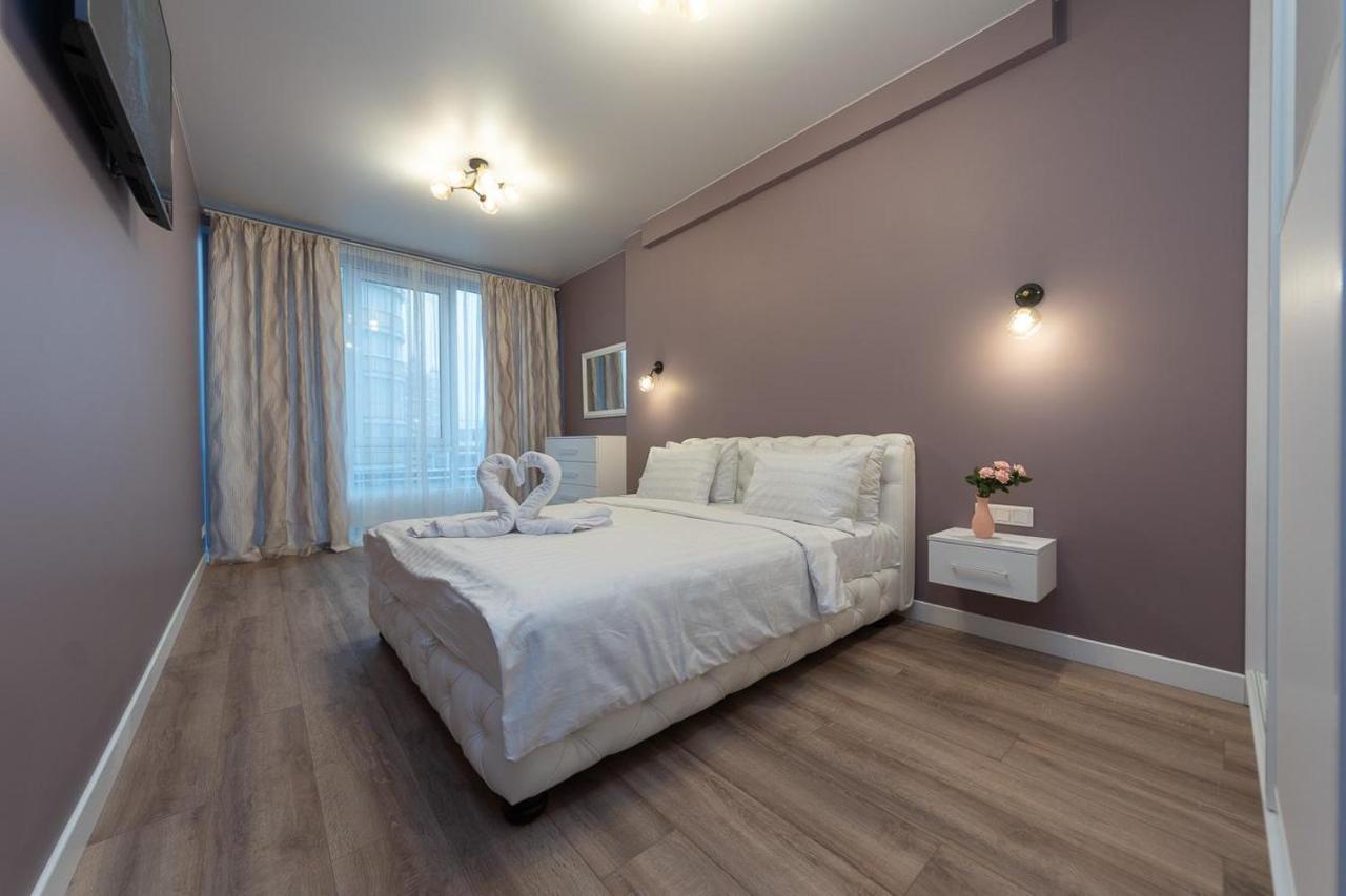 New Modern Apartments. Metro Minskaya キエフ エクステリア 写真