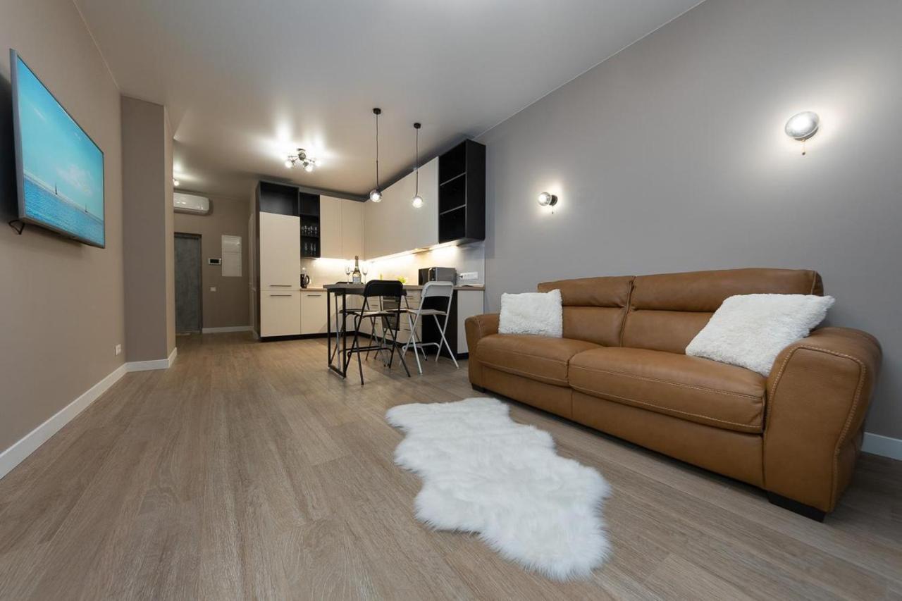 New Modern Apartments. Metro Minskaya キエフ エクステリア 写真